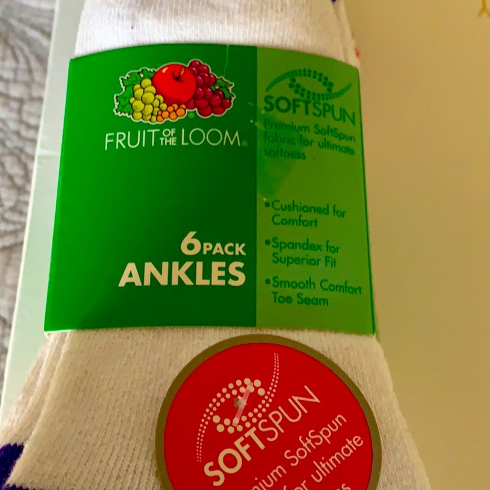 Women’s socks size 4-10. New never worn.